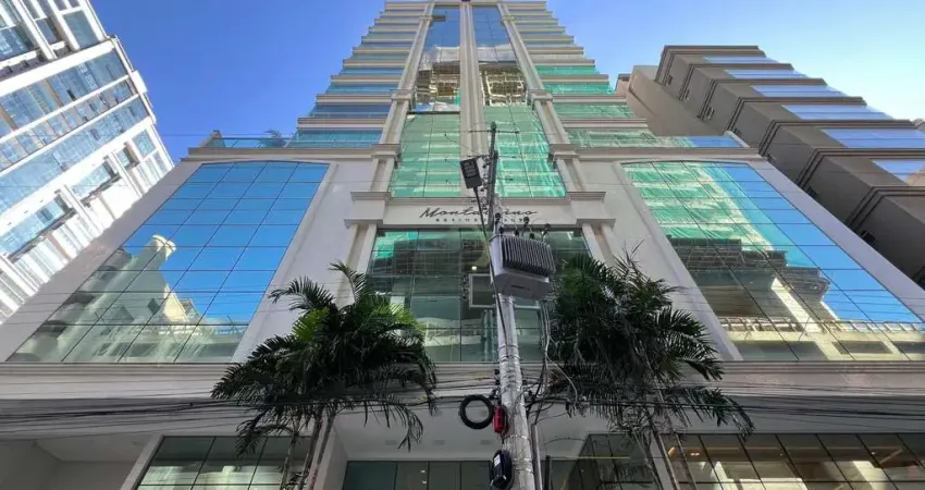 Apartamento com 3 quartos à venda na Rua 240, 240, Meia Praia, Itapema