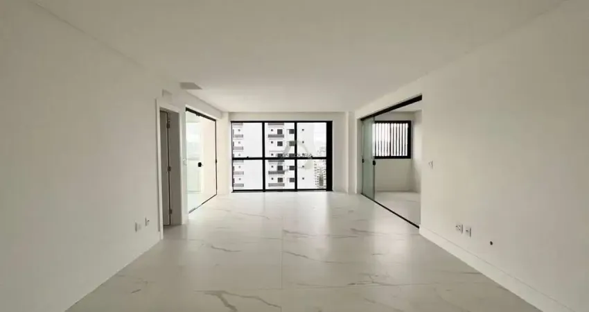 Apartamento com 4 quartos à venda na Rua 315, 299, Meia Praia, Itapema