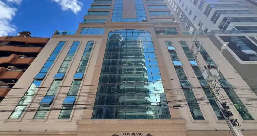 Apartamento com 3 quartos à venda na Rua 234, 108, Meia Praia, Itapema