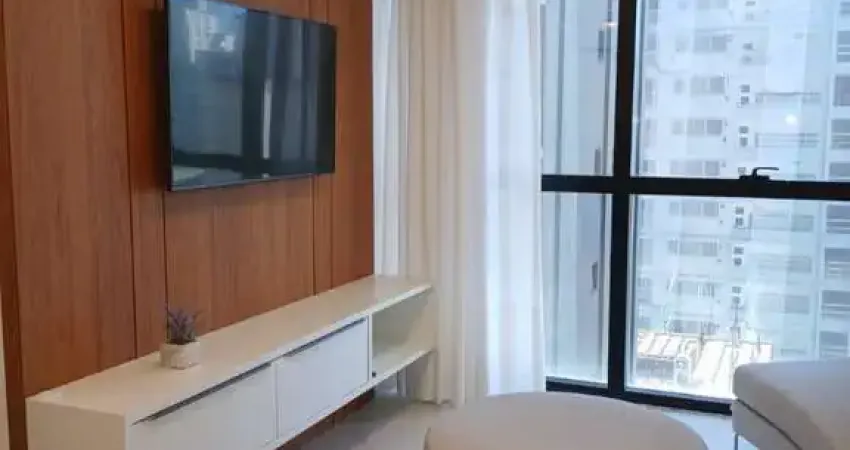 Apartamento com 3 quartos para alugar na Rua 286, 337, Meia Praia, Itapema