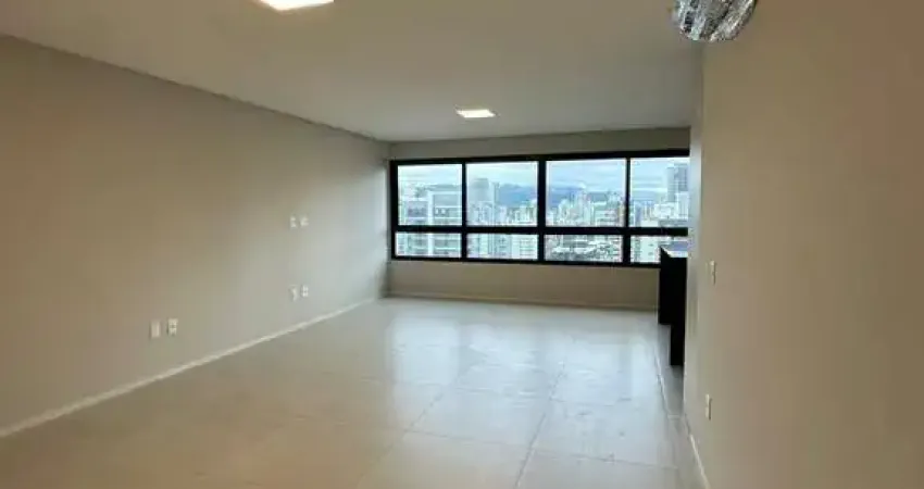 Apartamento com 3 quartos para alugar na Rua 310, 595, Meia Praia, Itapema
