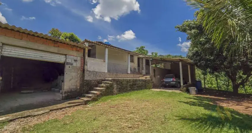 À venda chácara 2 dormitórios com 3000 m² tereno com nascente em mairinque