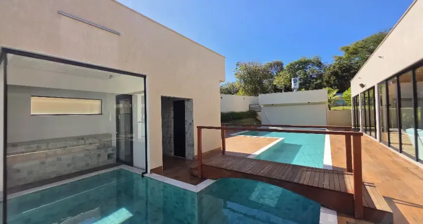 Casa em condomínio fechado com 4 quartos à venda na Avenida Manoel de Oliveira, 0, Área Administrativa, Senador Canedo