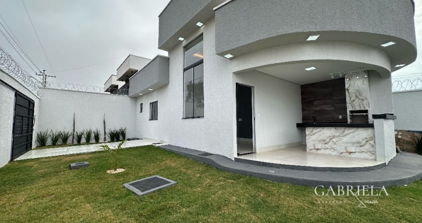 Casa para venda no Residencial Santa Fé, com quintal grande e 2 quartos