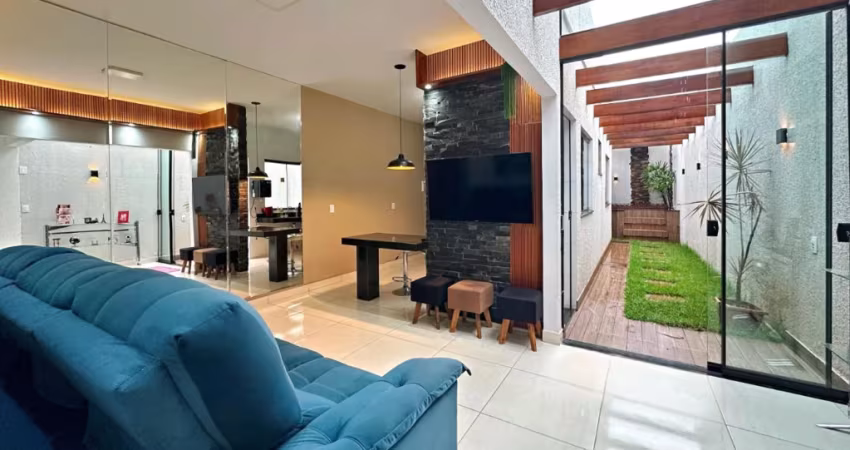 Casa à Venda no 3 Marias 2Q - com Área Gourmet e Spa