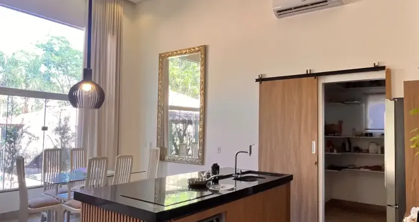 Casa de Alto Padrão recém construída em Condomínio Fechado- Santa Bárbara de Goiás