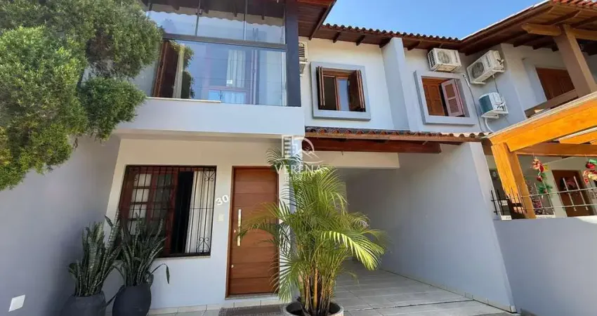 DUPLEX COM 03 DORMITÓRIOS, PÁTIO COM PISCINA NO BAIRRO UNIVERSITÁRIO