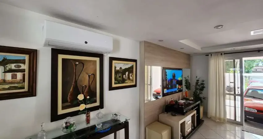Casa com 2 quartos à venda na Rua Armando Martins Schnorrenberger, Forquilhas, São José