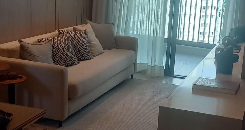 Apartamento totalmente  mobiliado  com 2 dormitórios  sendo 1 suíte 2 vagas determinadas