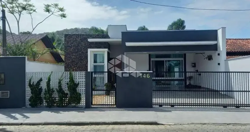 Casa à venda Ubatuba, 5 minutos do mar, área nobre, São Francisco do Sul