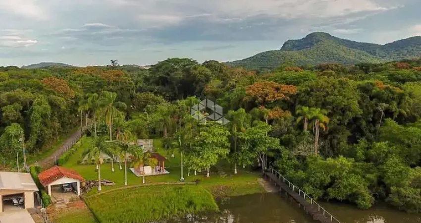 Chácara - São Francisco do sul-SC - com lagos, trapiche, arvores frutíferas com18.000 m2.