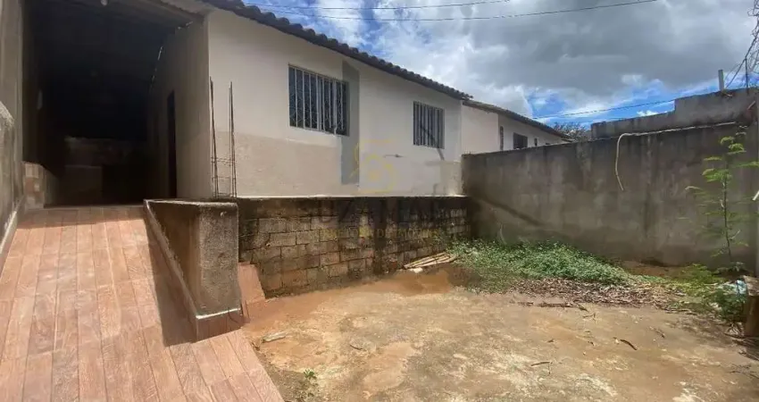 Casa para Venda em Governador Valadares, Figueira do Rio Doce, 2 dormitórios, 1 banheiro, 2 vagas