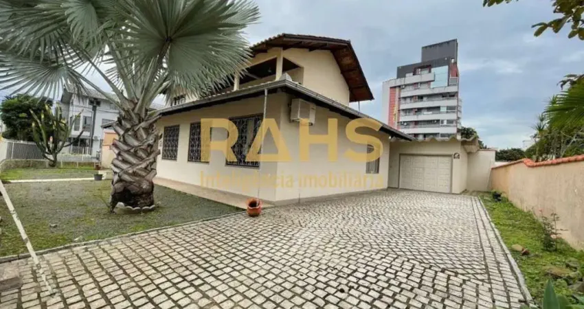 Casa com 3 quartos à venda na Rua Alagoas, 269, Anita Garibaldi, Joinville