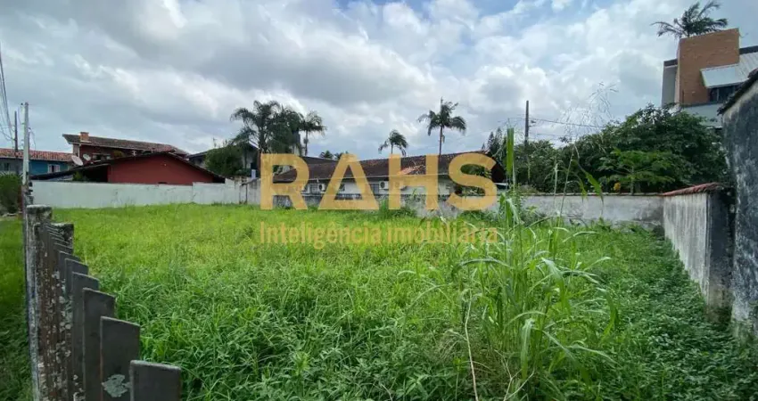 Terreno com 359m² no bairro Bucarein em Joinville/SC