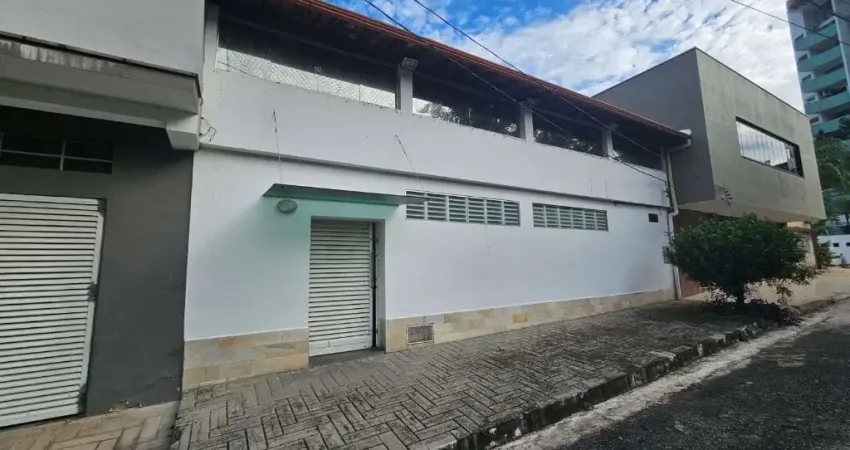 Código 4432 -  Aluga casa comercial no bairro Horto, com aproximadamente 140 m²