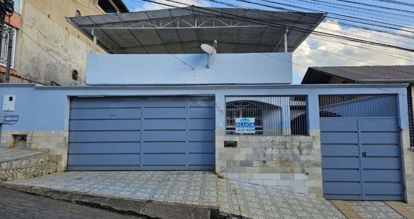Vende casa no bairro Caravelas, 03 quartos, sendo 01 suíte, sala, copa, cozinha, área de serviço, terraço, quintal, 01 banheiro social, 01 vaga de garagem.