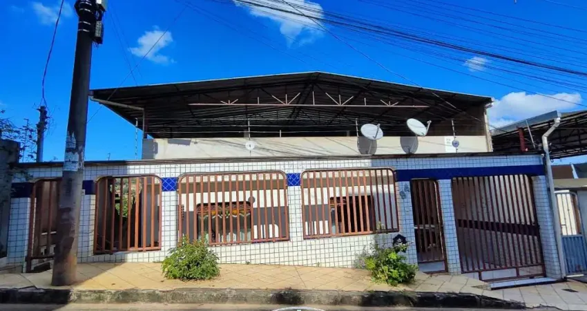Código 4077 - Venda casa na Rua Bolonha, n°94, bairro Bethânia