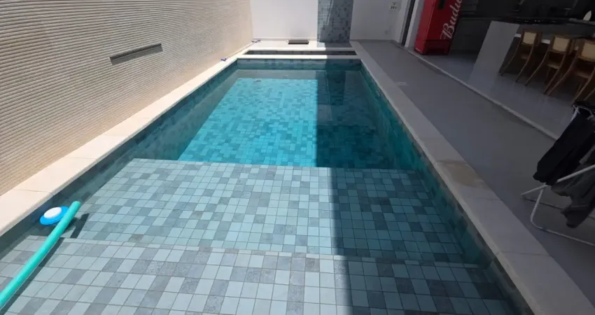 Código 4693 - Vende casa duplex porteira fechada no bairro Cidade Nobre, 02 pavimentos, 02 salas