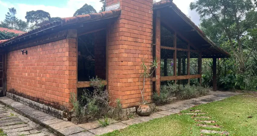 Cs. a venda em Araras Petrópolis de 03 quartos