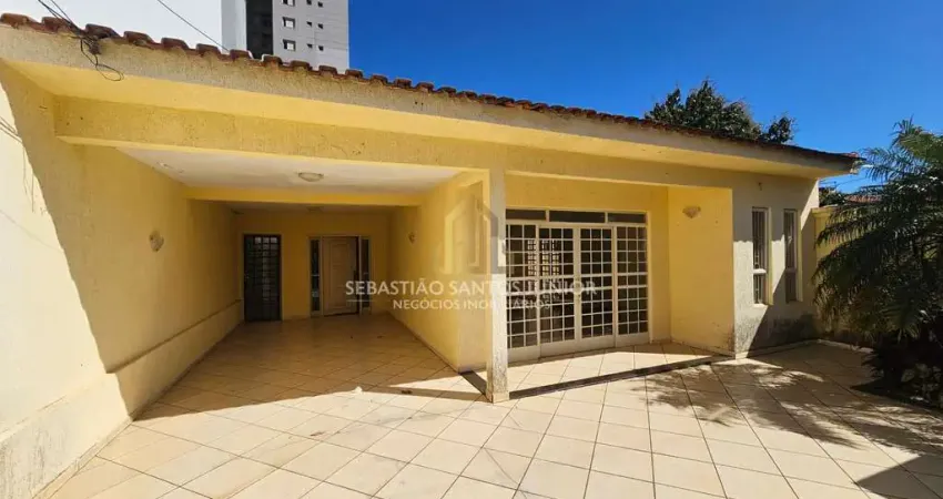 Casa com 3 quartos para alugar no Centro, Cornélio Procópio