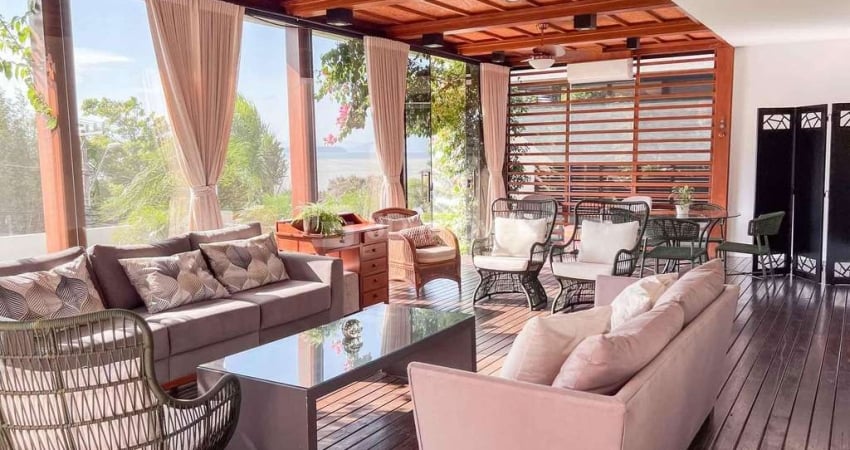 Casa 4 Dormitórios – Cacupé – Florianópolis, SC