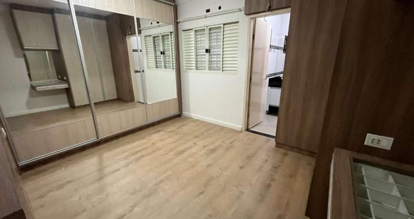 Casa com 3 Quartos sendo 1 Suíte Completa em Planejados para alugar, 100 m² por R$ 2.600/mês - Loteamento Chamonix - Londrina/PR