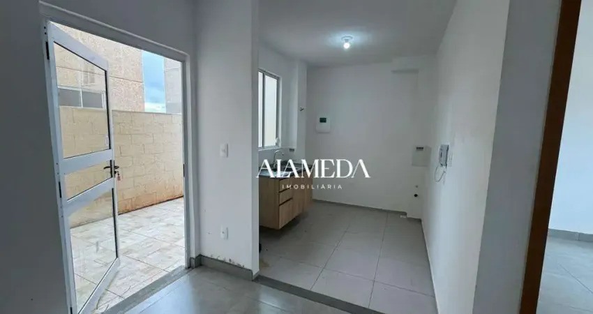 Apartamento térreo com quintal para alugar por r$ 950/mês - aquaville - londrina/pr