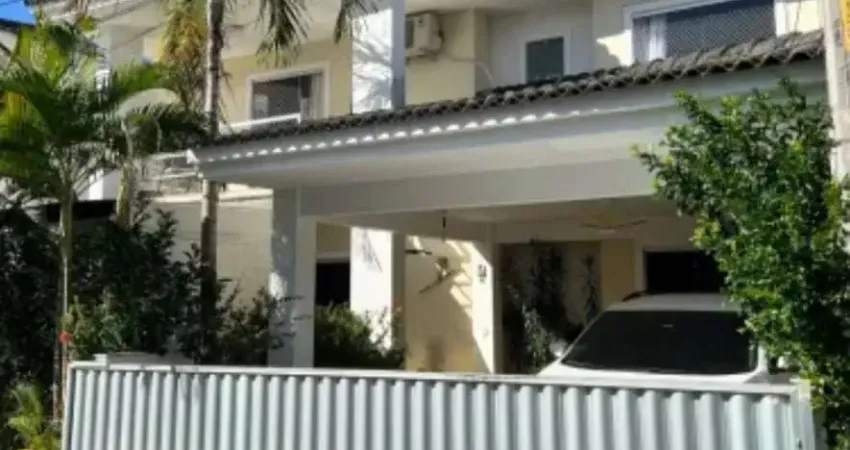 Casa em condomínio fechado com 4 quartos à venda na Rua Jovina Machado dos Santos, 13, Miragem, Lauro de Freitas