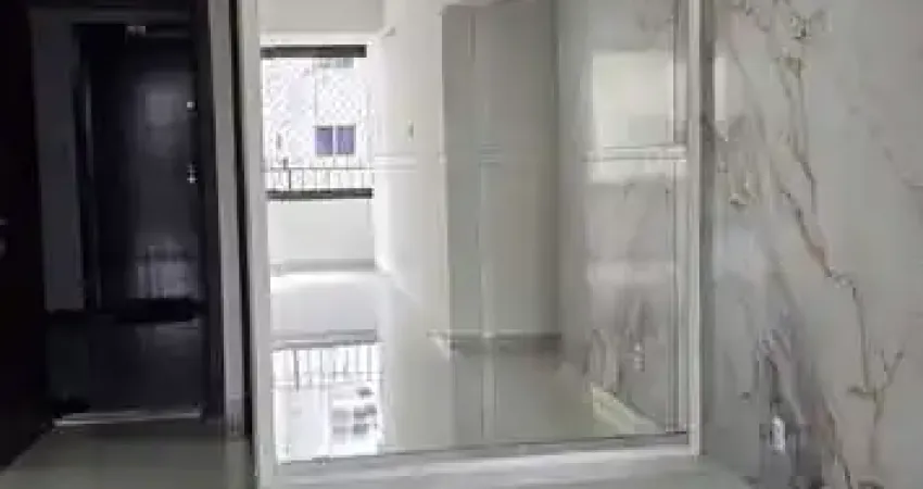 Apartamento 3/4 com 1 suíte, varanda, piscina &#8211; Imbuí.