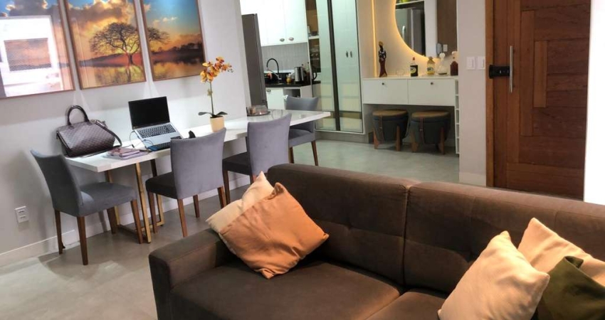 Apartamento a venda em Lauro de Freitas. Decorado com 3 suítes e 3 vagas de garagem.