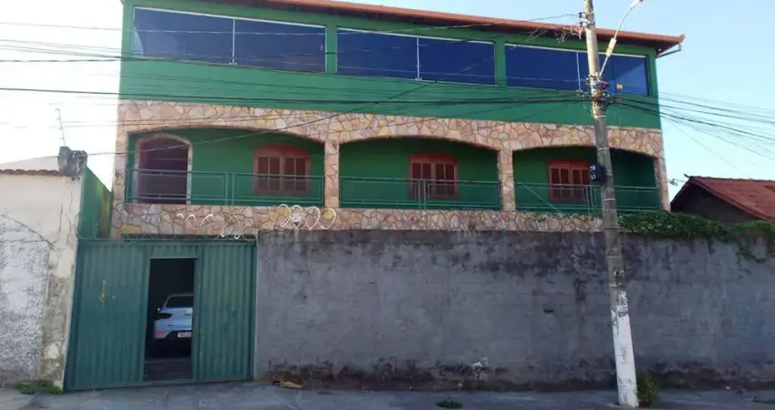 Casa com 4 quartos à venda em Betim