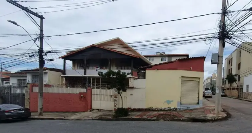 Casa com 6 quartos à venda em Belo Horizonte