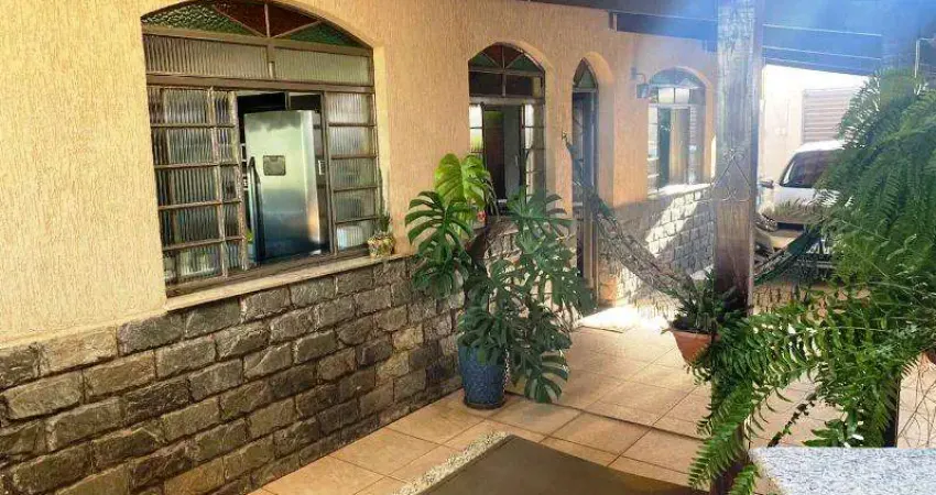 Casa com 3 quartos à venda em Belo Horizonte