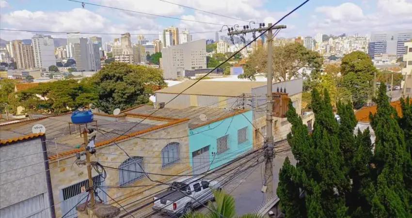 Casa com 6 quartos à venda na Rua Tremedal, Carlos Prates, Belo Horizonte