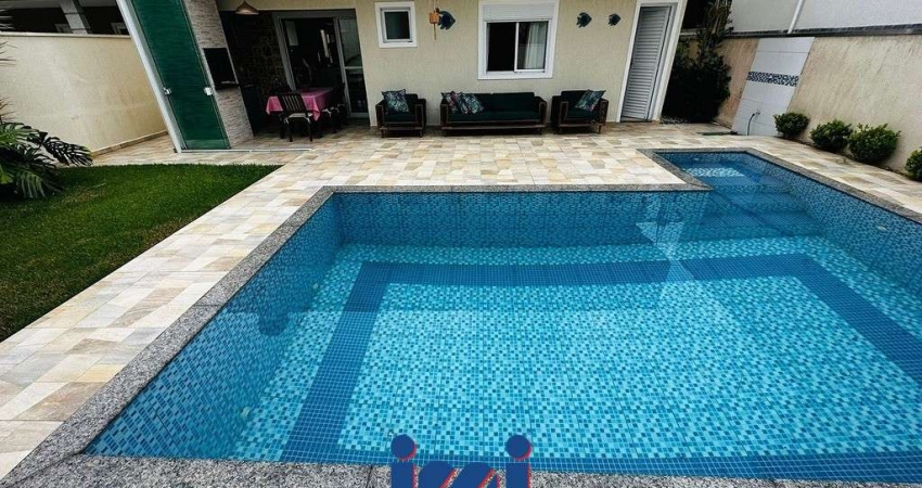 Casa com piscina e suítes Balneário Atami