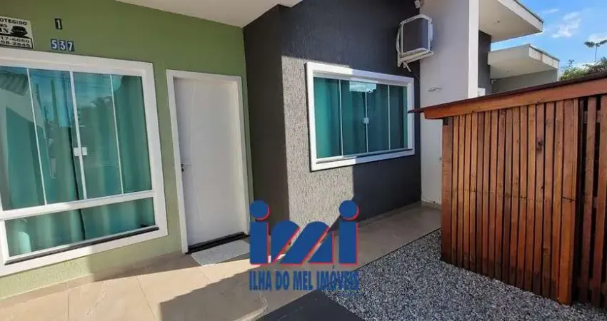 Casa com piscina a venda na praia Pontal do Paraná