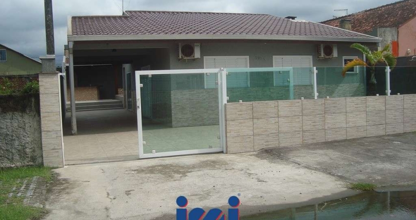 Casa a venda na praia de Riviera com piscina