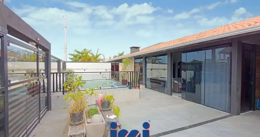 Casa com 3 quartos à venda na Praia de Leste, Pontal do Paraná 