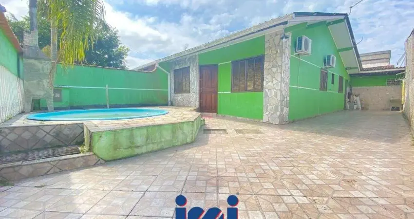 Casa com 3 quartos e piscina em Praia de Leste