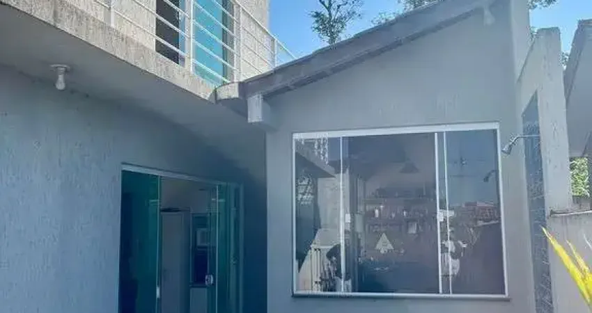 SOBRADO COM PISCINA A VENDA