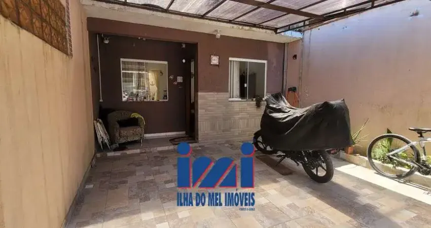 Casa a venda 3 quartos sendo uma suite em Matinhos