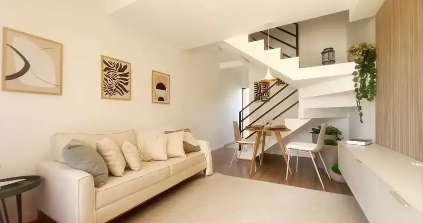 Casa em condomínio à venda em Cotia-SP, Chácara Rincão: 2 quartos, sala, vaga de garagem e 53,00m² de área.