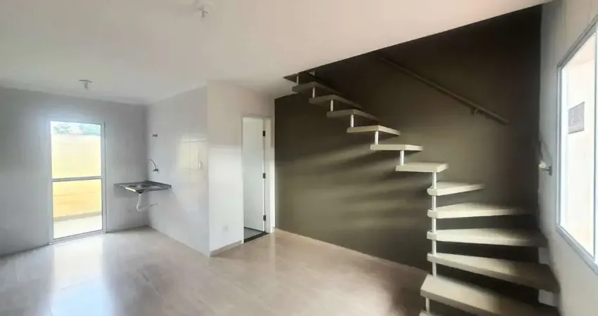 Casa em Condomínio à Venda em Cotia-SP, Bairro Chácara Ondas Verdes: 2 Quartos, 2 Banheiros, 1 Vaga, 48m²