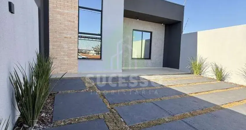 Casa na planta - suíte + 1 dormitório, churrasqueira e sobra de terreno