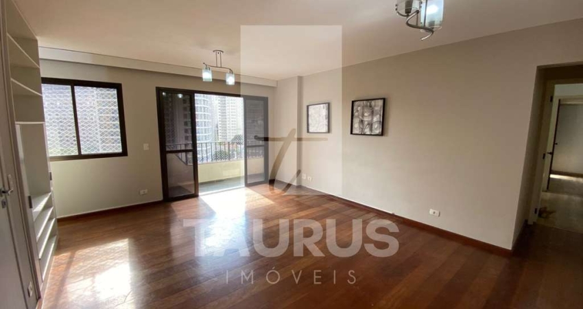Apartamento a venda/locação de 3 quartos sendo 1 suíte em Moema - São Paulo - SP.
