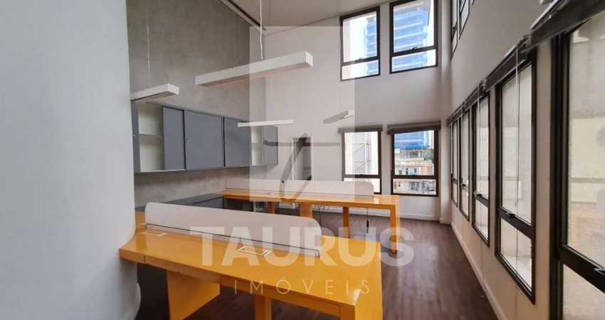 Sala comercial duplex para alugar na Cerqueira César - São Paulo-SP