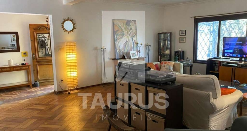 Sobrado à venda com 2 quartos no Brooklin Paulista, 2 suítes, 1 vaga, quintal, 226 m².