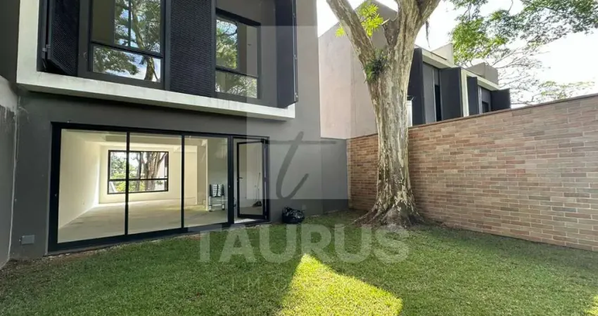 Casa à venda com 3 suítes no Jardim Guedala - São Paulo-SP.