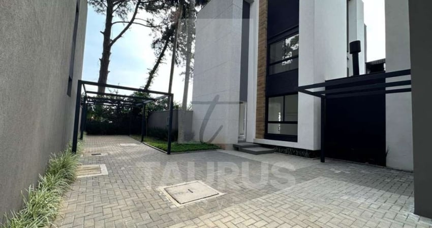 Casa à venda com 3 suítes no Jardim Guedala - São Paulo-SP.