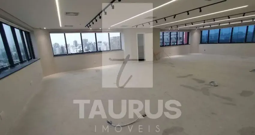 Conjunto comercial para alugar no Itaim Bibi. 6 salas, 12 vagas, 366m².